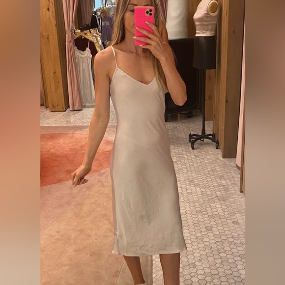 ARITZIA Wilfred Satin Midi Dress - Picture 2 of 3